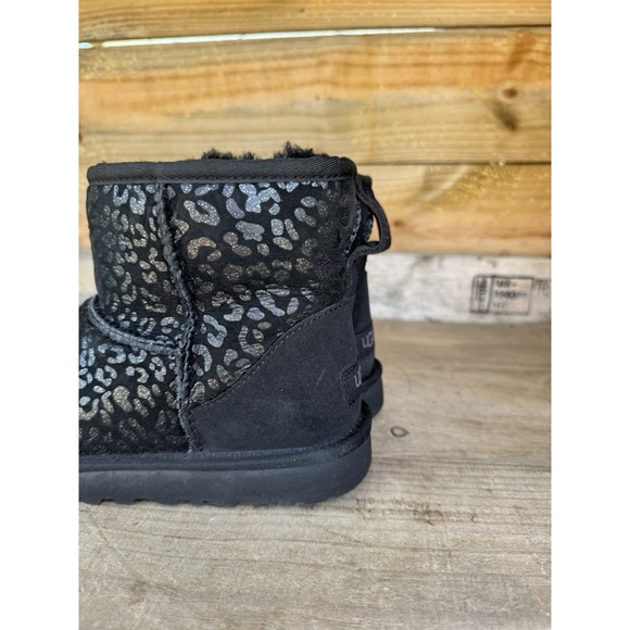 UGG Mini Snow leopard black leopard  Ankle boots size 8 - Picture 3 of 16